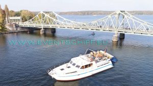 Glienicker Brücke Berlin, AHOI Yachting Yachtcharter