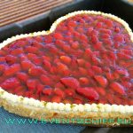 Erdbeerherz Torte an Bord - Catering by AHOI Yachting