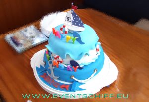Torte maritim an Bord - Catering by AHOI Yachting